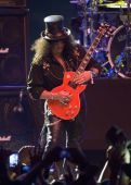 Slash solo 2014 0413_coachella slash (7)